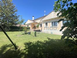 EXCLUSIVO CHALET con encanto en NIEVA(Segovia): CUATRO DORMITORIOS, GRAN PARCELA , PISCINA, HORNO DE LEÑA, BARBACOA, BODEGA y HUERTO photo 0