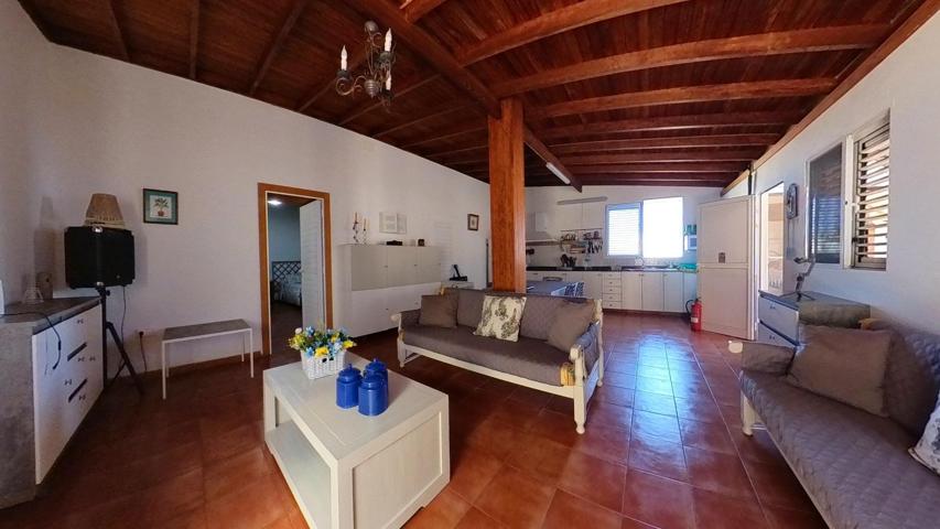 FINCA EN SAN MATEO Espacio, calma y aire puro: finca de 6900 m² con dos propiedades listas para disfrutar photo 0