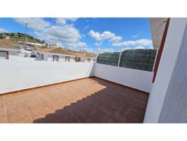 Casa en venta en Almogía photo 0