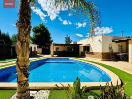 ESTUPENDO CHALET CON NAVE INDUSTRIAL photo 0