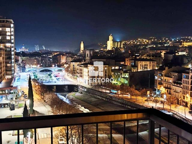 GRAN PISO EN EL CENTRO DE GIRONA photo 0