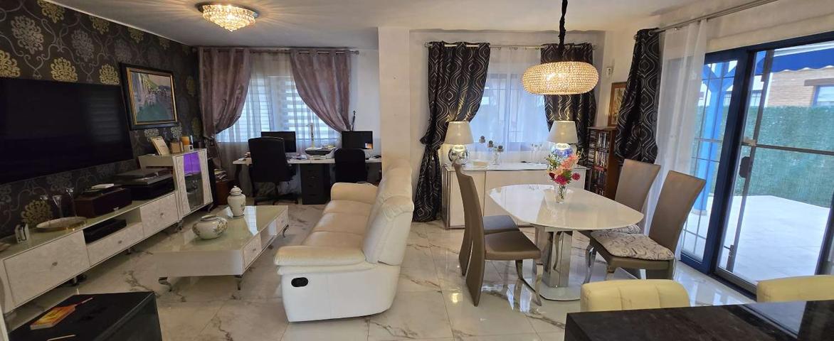 Multifamiliar En venta en Alhaurín de la Torre photo 0