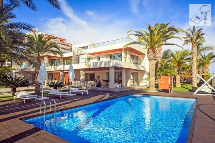 Villa En venta en Torrevieja photo 0