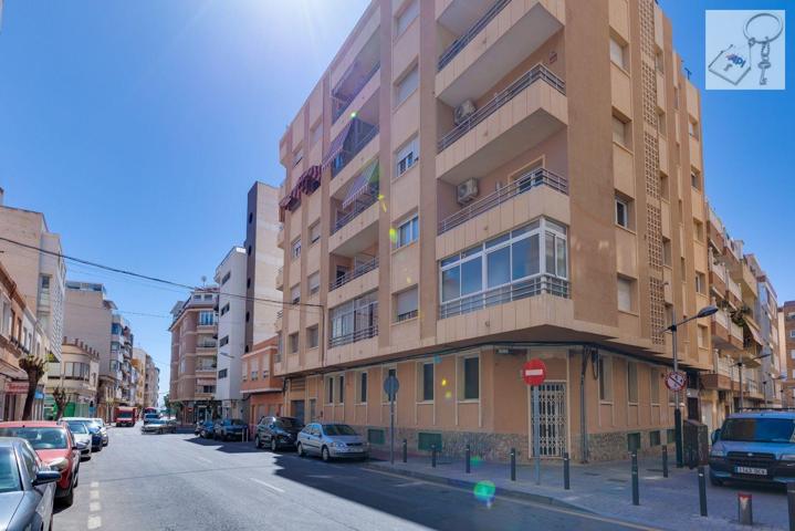 Piso En venta en Torrevieja photo 0