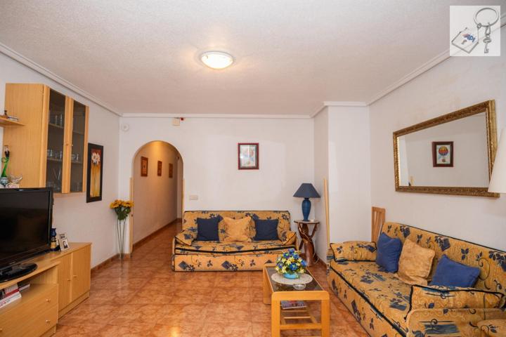 Piso En venta en Torrevieja photo 0