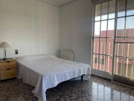 Piso de estudiantes con 5 habitaciones en Moncada photo 0