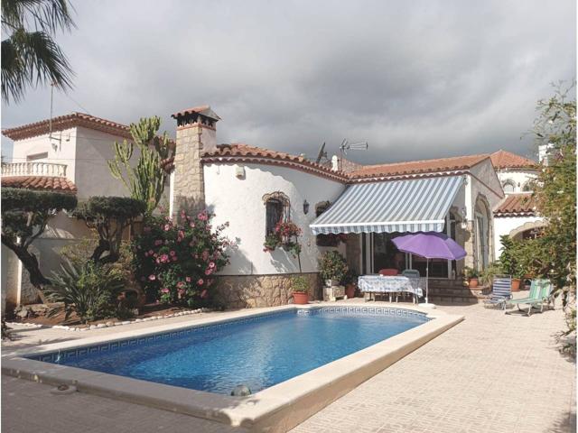 Chalet independiente de 171m en Miami Platja photo 0
