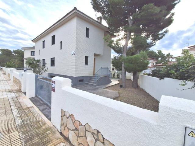 Adosado de 160m a 300m de la Playa en Miami Platja photo 0