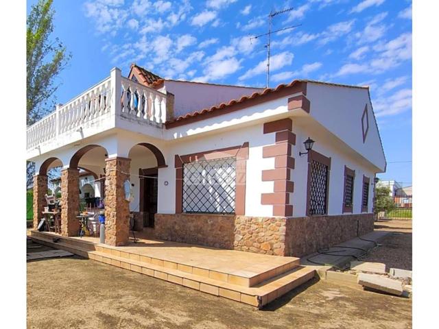 Chalet en venta en Villanueva de La Serena photo 0