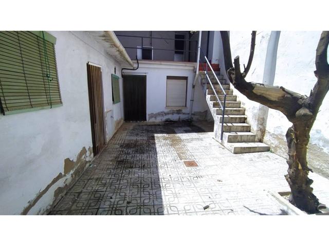 ¡¡ OPORTUNIDAD !!! CASA EN VENTA A BUEN PRECIO CON PATIO Y TERRAZA photo 0