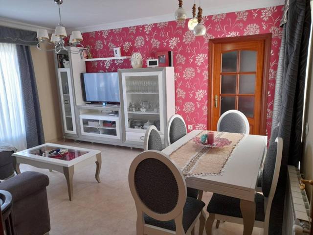 PISO EN VENTA CON ASCENSOR, GARAJE Y TERRAZA EN ZONA MUY DEMANDADA photo 0