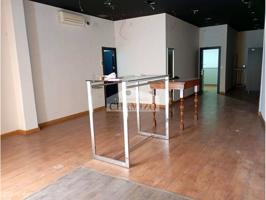 Venta de local comercial en Villanueva de la Serena photo 0