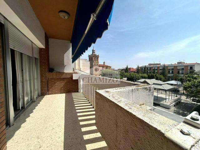 ¡GRAN PISO CON TERRAZA Y MUY BUENAS VISTAS EN EXCLUSIVIDAD EN ZONA CENTRO CON GARAJE! photo 0