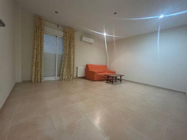 PISO EN PERFECTA ESTADO PARA ENTRAR A VIVIR CON PLAZA DE GARAJE Y TRASTERO photo 0