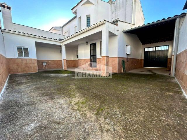 CASA EN VENTA CON GRAN PATIO Y GARAJE LISTA PARA VIVIR EN LA LOCALIDAD DE VALDIVIA‼️‼️ photo 0