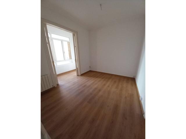 PISO TODO REFORMADO EN SANTS. photo 0