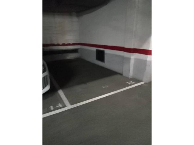 PARKING EN SANTS. photo 0