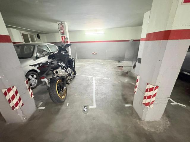 Plaza de moto Alquiler compartida en Eixample photo 0