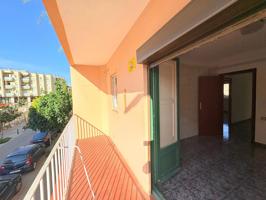 Piso Luminoso en Venta carrer Josep Prats Hospitalet Centre photo 0
