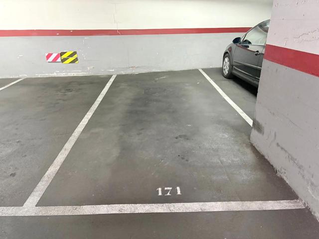 Garaje en alquiler en Barcelona, con 14m2, cerrado con alarmas y cámaras de seguridad. photo 0