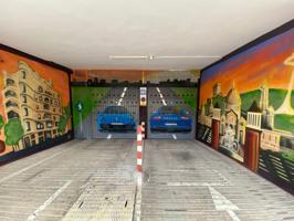 Plaza en Venta en Carrer Pintor Tapiro Les Corts . photo 0