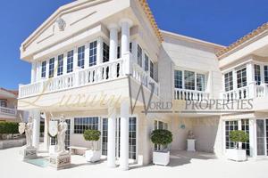 Villa en Golf Costa Adeje photo 0