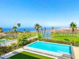 Villa en Golf Costa Adeje photo 0