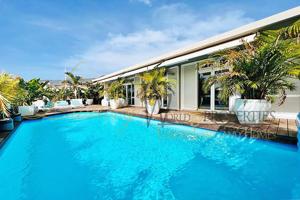 Villa en El Madronal photo 0