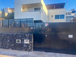 Villa en Jardines Colgantes photo 0