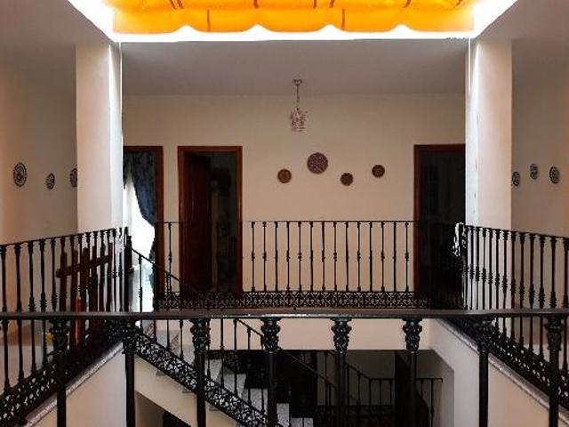 ESPECTACULAR CASA EN URB. CASTILLO DE ALCALÁ photo 0