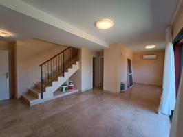 DUPLEX EN RESIDENCIAL CON PISCINA Y ZONAS VERDES photo 0