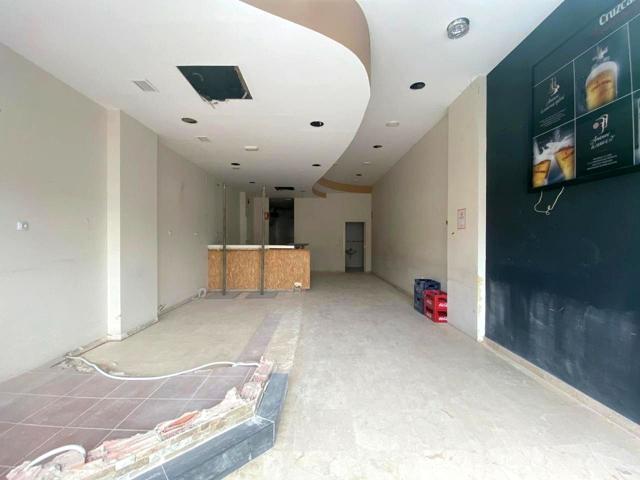 ¡Última Oportunidad! Local Comercial Estratégico de 76m² en Tomares photo 0