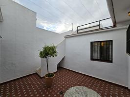 CASA CON GRAN PARCELA EN EL CENTRO DE ALCALA photo 0