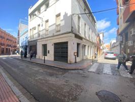 ¡Local comercial de esquina en alquiler en pleno centro de Dos Hermanas! photo 0