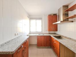 ¡Tu nuevo hogar te espera! Precioso piso VPO con garaje y trastero en Alcalá de Guadaíra photo 0