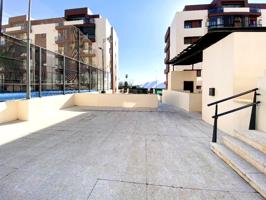 ¡Tu oasis en Mairena! Piso con piscina, pádel, lavadero, garaje y trastero photo 0