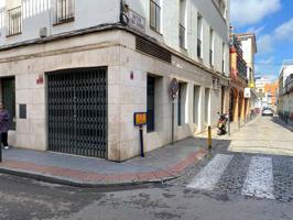 ¡Local comercial de esquina en alquiler en pleno centro de Dos Hermanas! photo 0