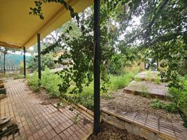 CHALET CON PISCINA PARA REFORMAR EN PINARES DE OROMANA photo 0