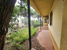 CHALET CON PISCINA PARA REFORMAR EN PINARES DE OROMANA photo 0