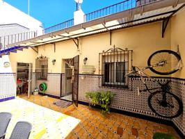 GRAN CASA EN PLANTA BAJA JUNTO AL CENTRO COMERCIAL WAY! photo 0
