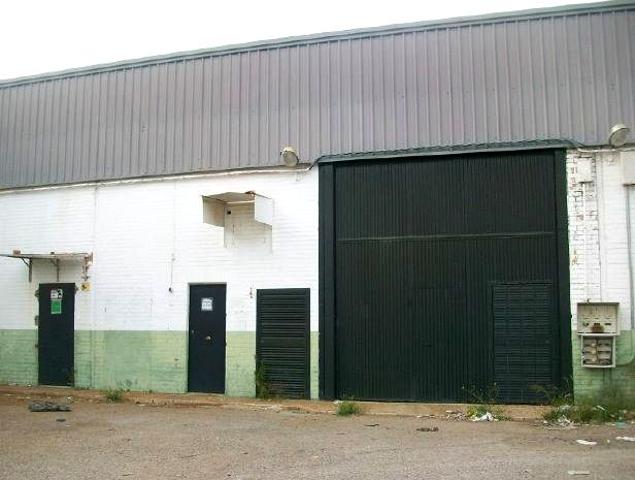 Oportunidad de Inversión: Amplia Nave Industrial en Polígono Fuente del Rey Bellavista. photo 0