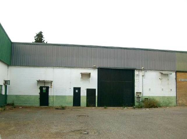 Oportunidad de Inversión: Amplia Nave Industrial en Polígono Fuente del Rey Bellavista. photo 0