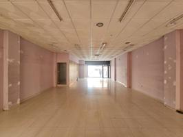 LOCAL COMERCIAL EN PLENA CALLE SILOS photo 0