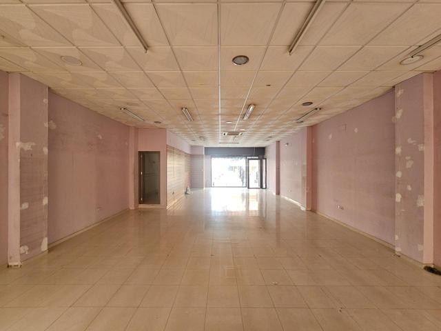 LOCAL COMERCIAL EN PLENA CALLE SILOS photo 0