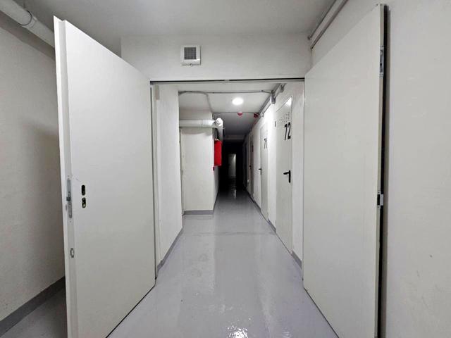¡Tu Espacio Extra en Nervión! 72 Trasteros Exclusivos en Venta - Edificio Sevilla II photo 0