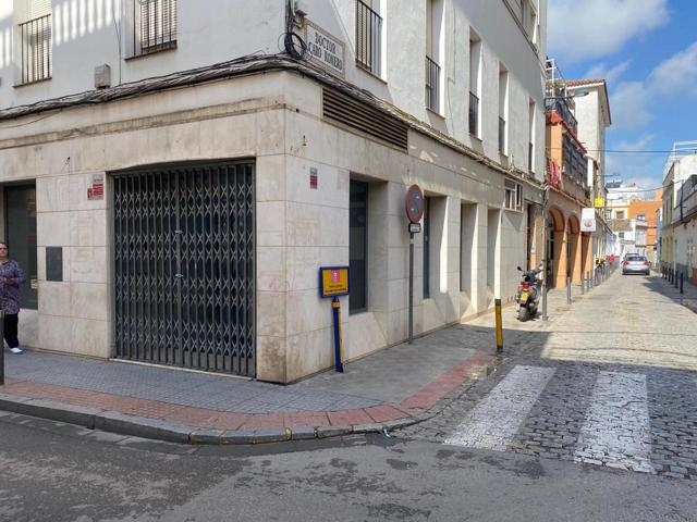 ¡La Oportunidad que tu Negocio Espera en el Corazón de Dos Hermanas! photo 0