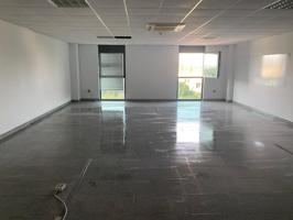 💼 Oficina Estratégica de 131 m² en Dos Hermanas | Máxima Conectividad photo 0