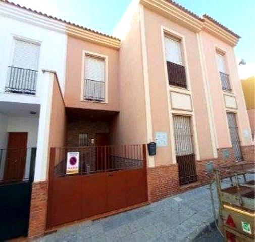 🏡 ¡La Vida Familiar que Soñaste! Casa con patio, porche delantero y 4 Dormitorios en El Viso del Alcor photo 0