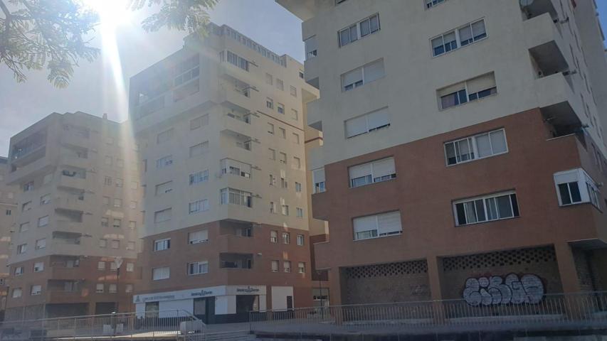 Se alquila piso junto al Corte Inglés (disponible a partir de julio) photo 0