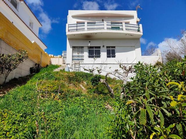 Estupenda vivienda unifamilar aislada en el Faro de Punta Carnero. photo 0